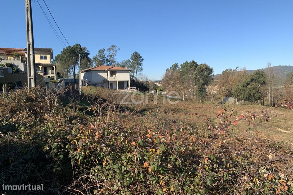 Terreno urbano na freguesia da Pousa, no concelho de Barcelos