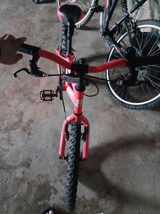 Bicicleta com pouco uso
