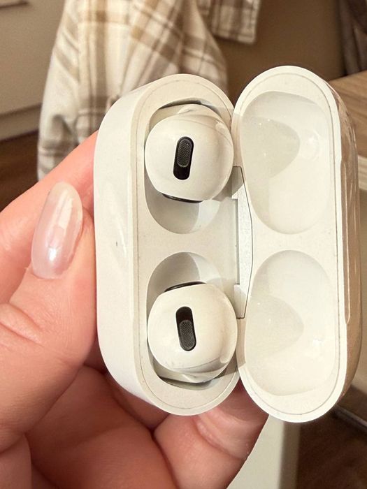Apple Airpods Pro 1 генерація дефект: 1 857 грн. - Наушники Киев