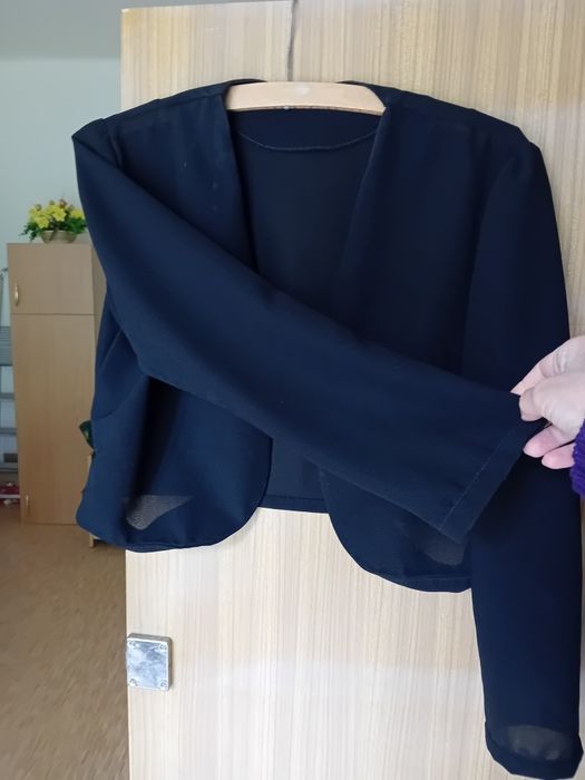 Bolerko lekkie czarne. Czarna odzież.