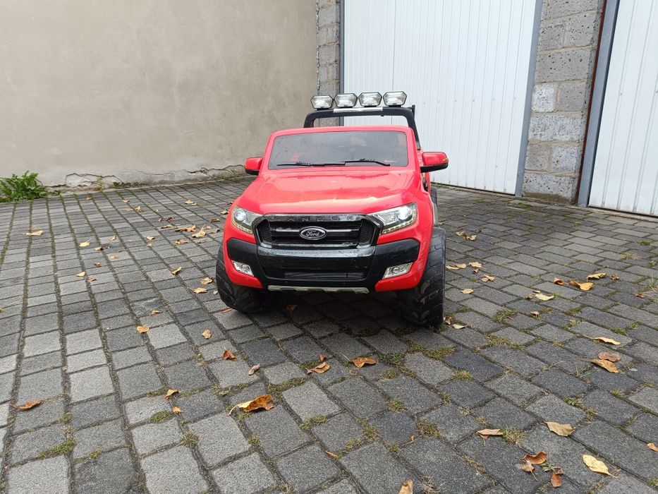 Ford ranger 4x4 na akumulator