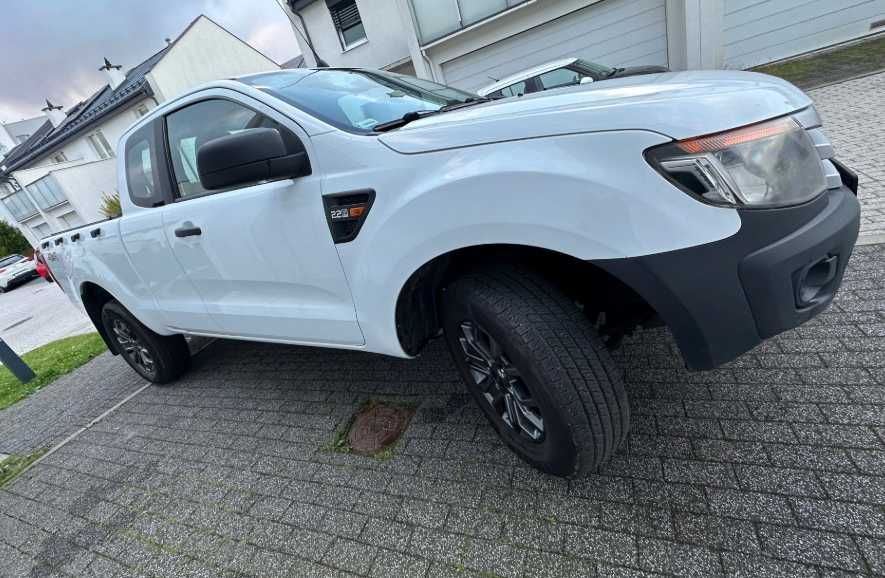 Разборка Ford Ranger бампер комплектний