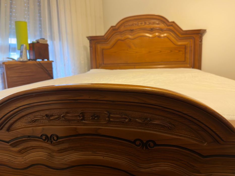 Mobilia de quarto - Castanho