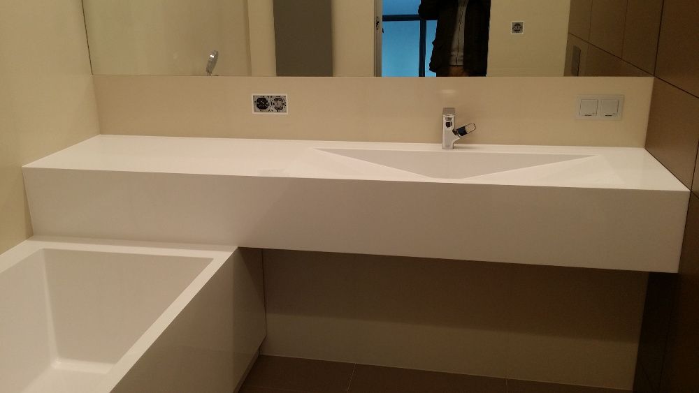 Blaty, umywalki z blatem na wymiar. Nietypowe umywalki podwójne Corian