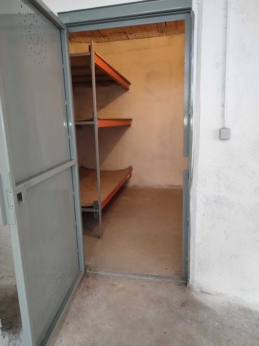 Armazém 200 mts2 para arrendamento