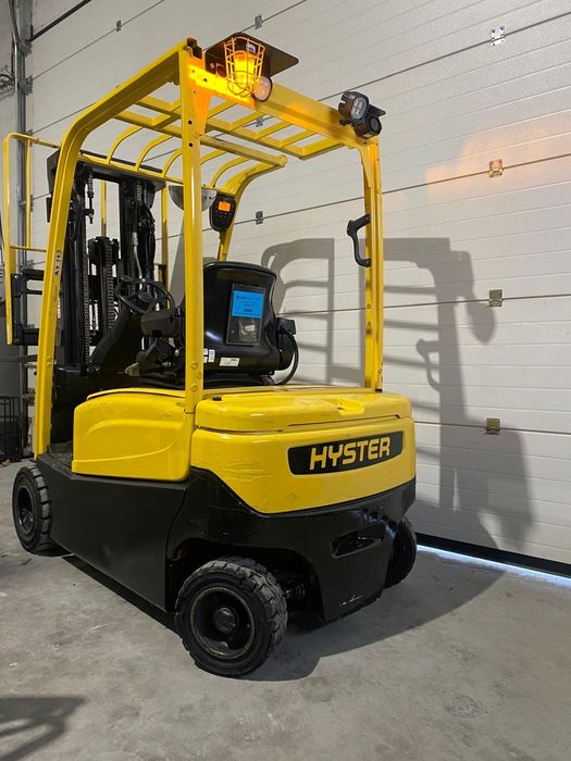 Empilhador Hyster Elétrico