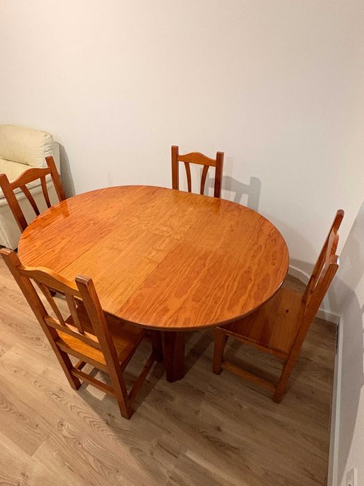 Mesa em Madeira Cor Cerejeira