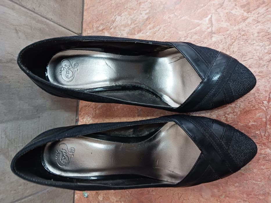 Sapatos pretos zara 38