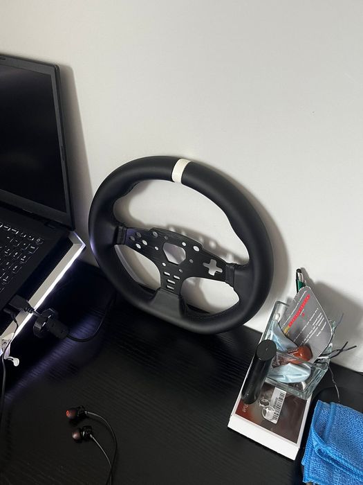 Volante Es MOZA R5 - como novo