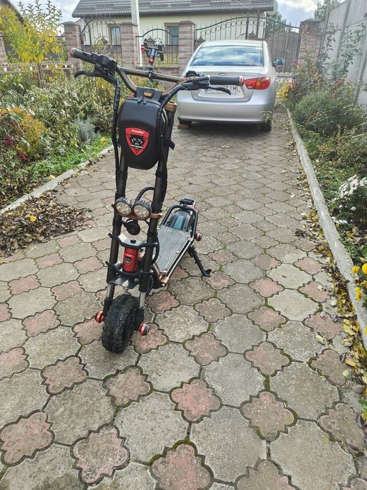 Продам ЕлектросамокатKaabo wolf warrior 11 АКБ 60v 35A двигуни 2х2400