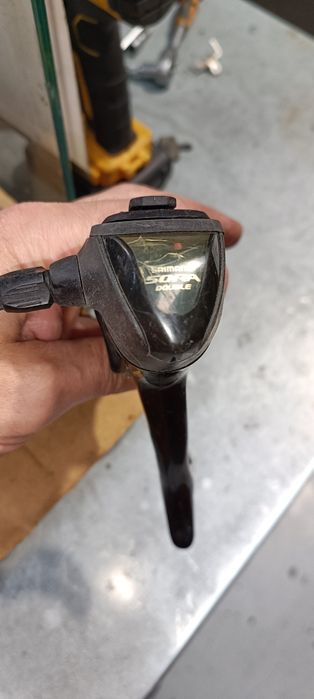 Várias manetes sem par