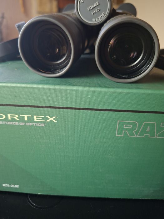 Lornetka Razor Hd 10 x42