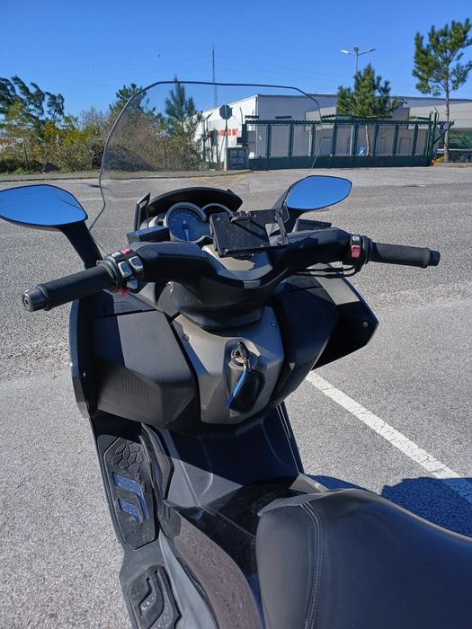 Moto BMW  maxi scooter C650GT