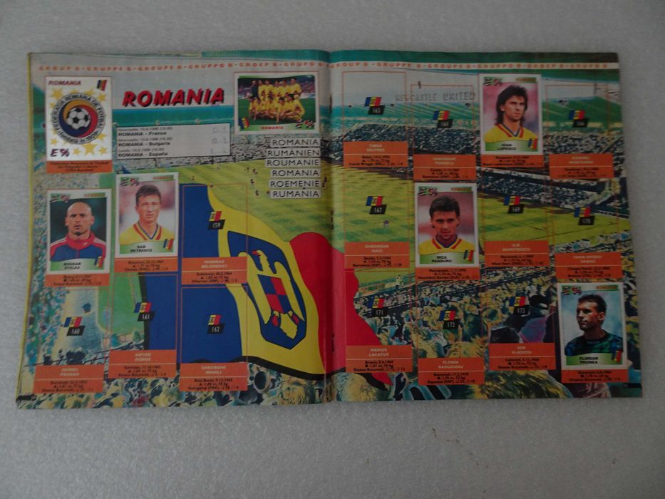Caderneta de cromos de futebol Europa 96 Panini (tem 182 cromos)