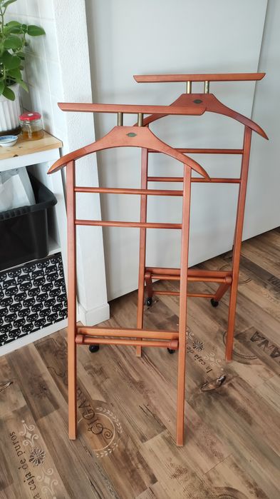 Stojak wieszak stojący na ubrania