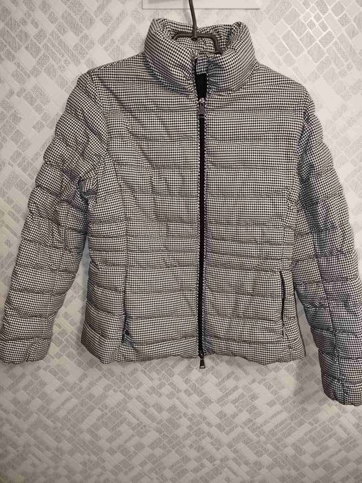 Жіноча куртка розмір 46
