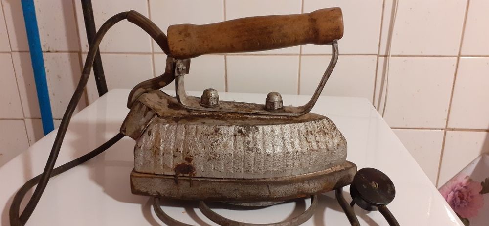 Радянська праска-монстр