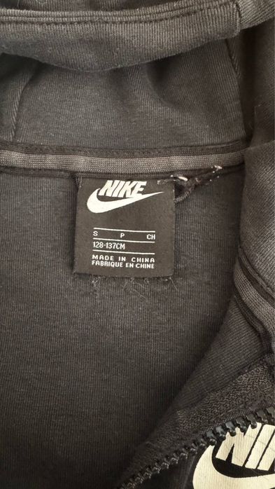 кофта найк чорна