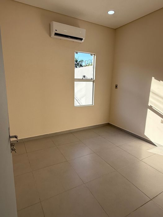 Paragwaj - Dom w Luque, 79 tyś USD