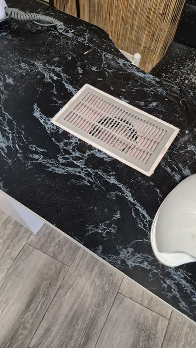 Mesa de unhas com aspirador
