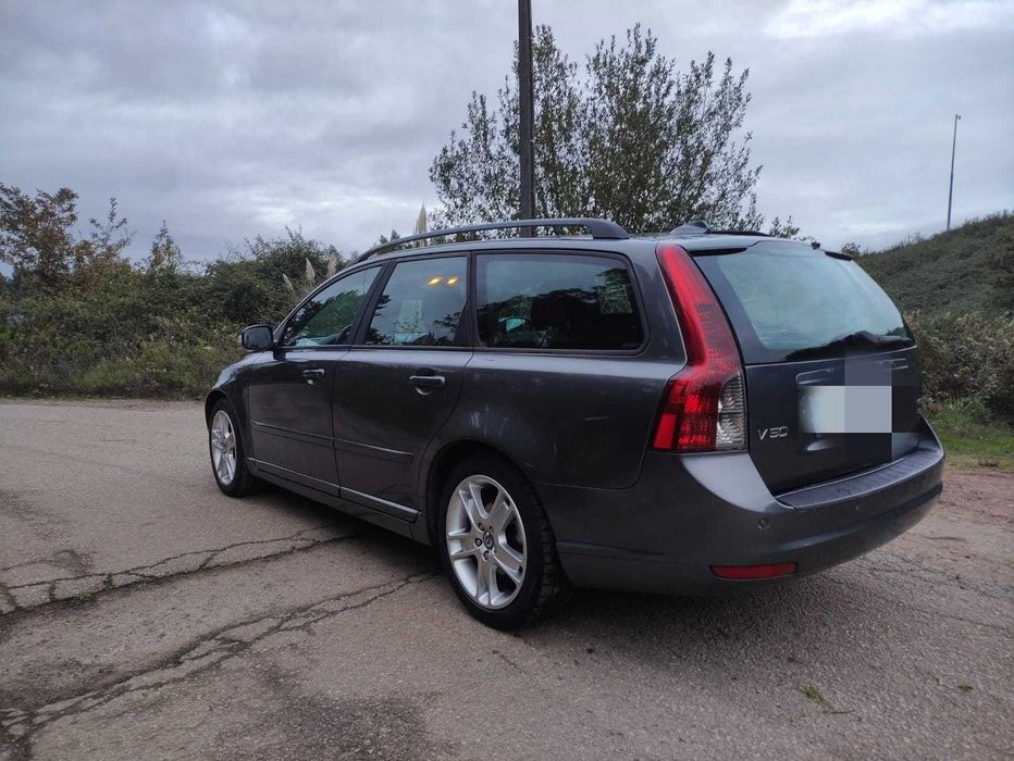 Volvo v 50 Momentum