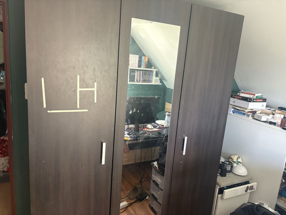 Duza szafa z lustrami