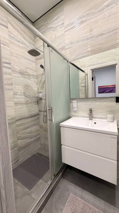 Світло є, безперебійне  живлення. Оренда, подобово. Центр.