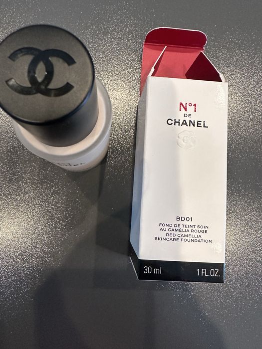 Chanel rewitalizujący, ochronny, wygładzający podklad.