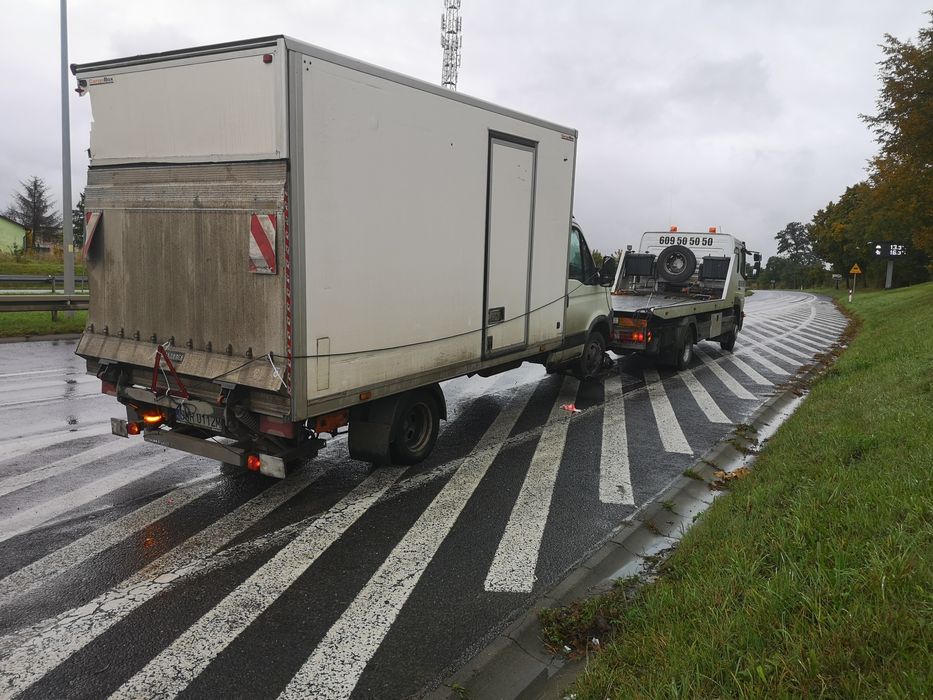 Pomoc Drogowa Auto Laweta Tanio solidnie kabina 6 osób
