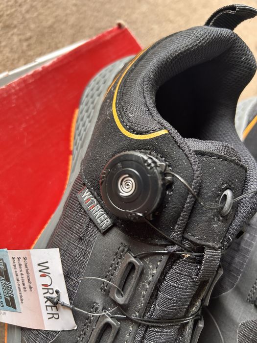 Buty robocze, Worker