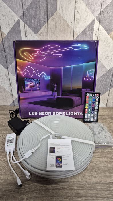 Неонова стрічка  18м з пультом