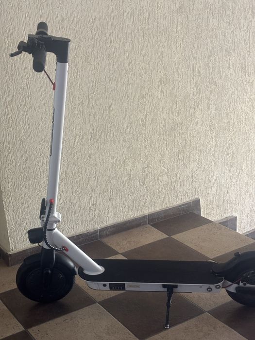 Продам електросамокат Crosser E9
