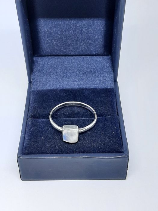 Pierścionek ze srebra, srebro 925 z labradorytem