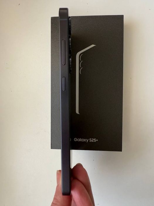 Samsung S25 plus 12/256