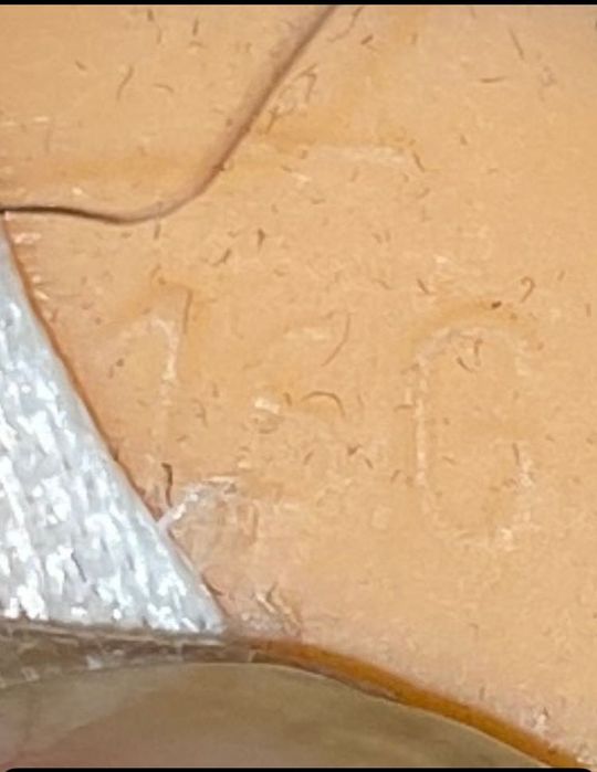 Linda e pequena boneca antiga