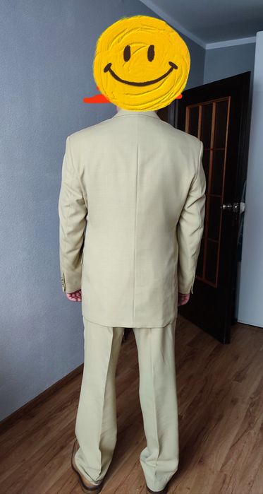 Sprzedam garnitur męski.