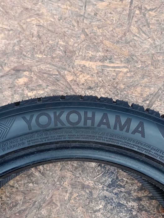 Opony zimowe 225/50 R19 100V Yokohama Bluearth Winter V906 Suv 25rok