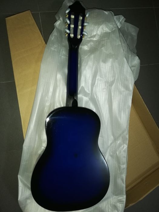 Guitarra clássica 1/4 azul e set para crianças