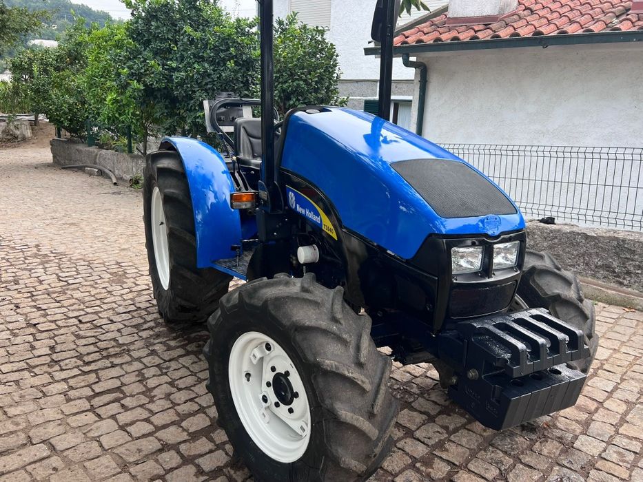 Trator New Holland T3040 + Alfaias