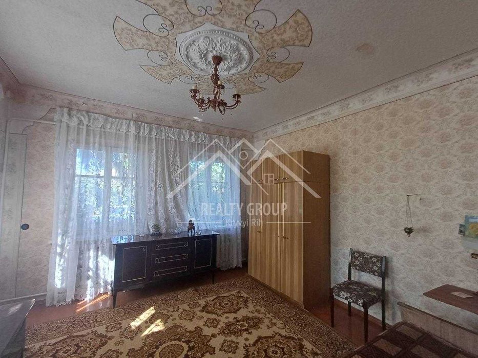 Продаж будинку в центрі с. Лозуватка з гаражем, літнею кухнею.