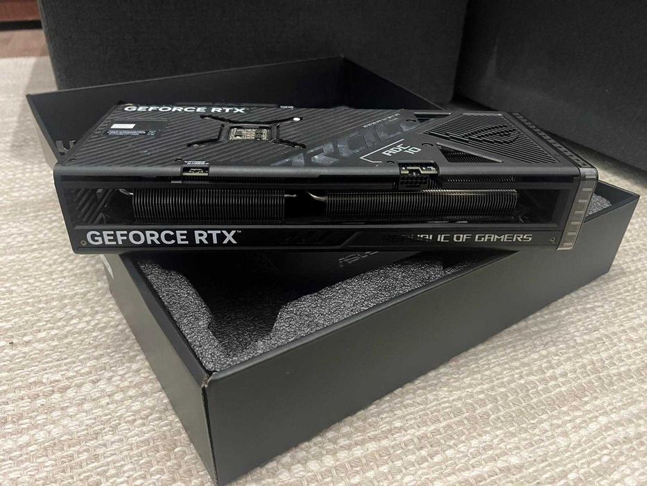 ASUS ROG Strix 4070Ti 12GB