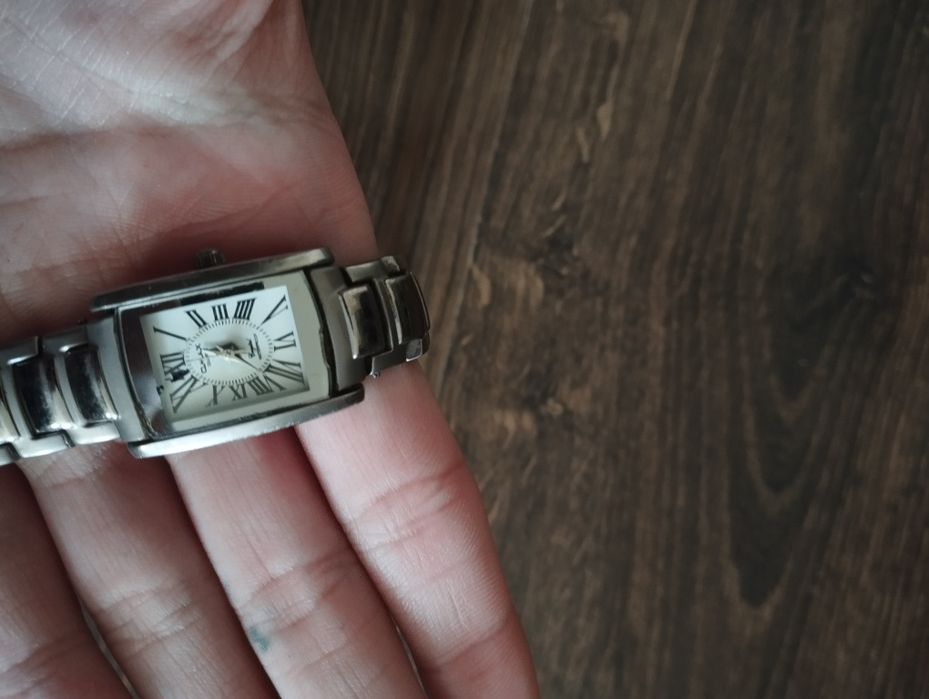 Годинник жіночий  наручний omax
