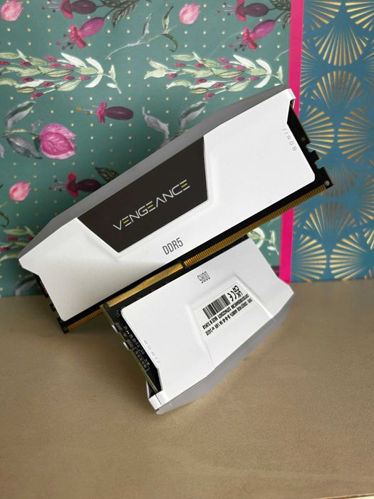 CORSAIRVENGEANCERGB DDR6000Mhz16Gbx2枚セット corsair vengeance ddr5 - купити комплектуючі для ПК - Ціна на OLX.ua