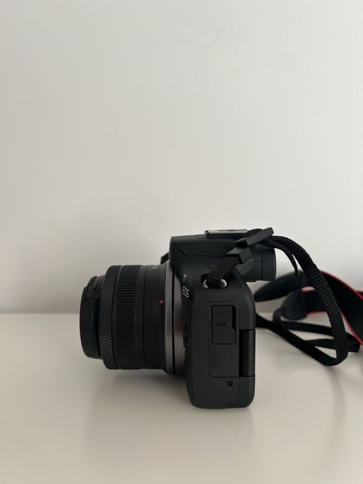 Canon EOS R50 + Kit Lens