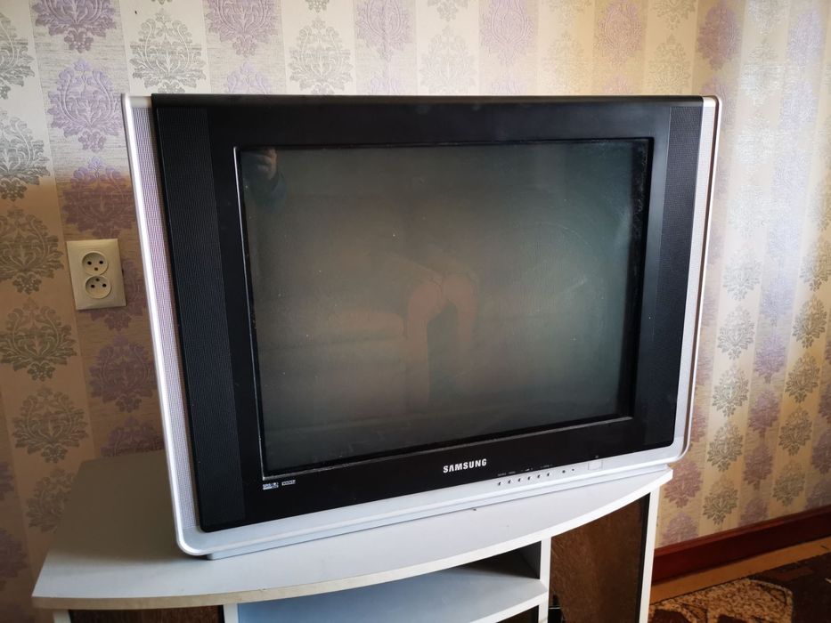 Телевизор samsung