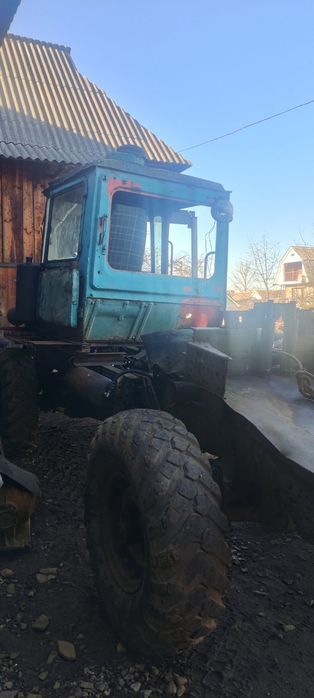 Трактор трольовочний для лісу