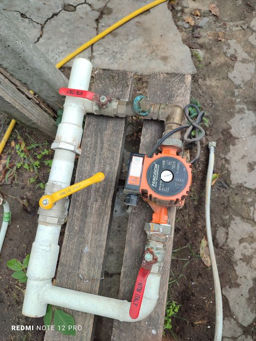 Качественный циркуляционный насос+ байпас в отличном состоянии