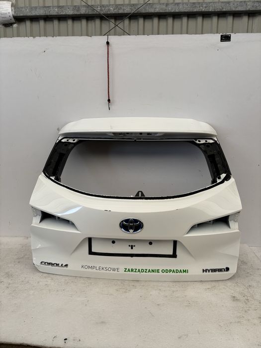 Toyota Corolla E21 kombi 18- klapa tylna tył bagażnika pokrywa