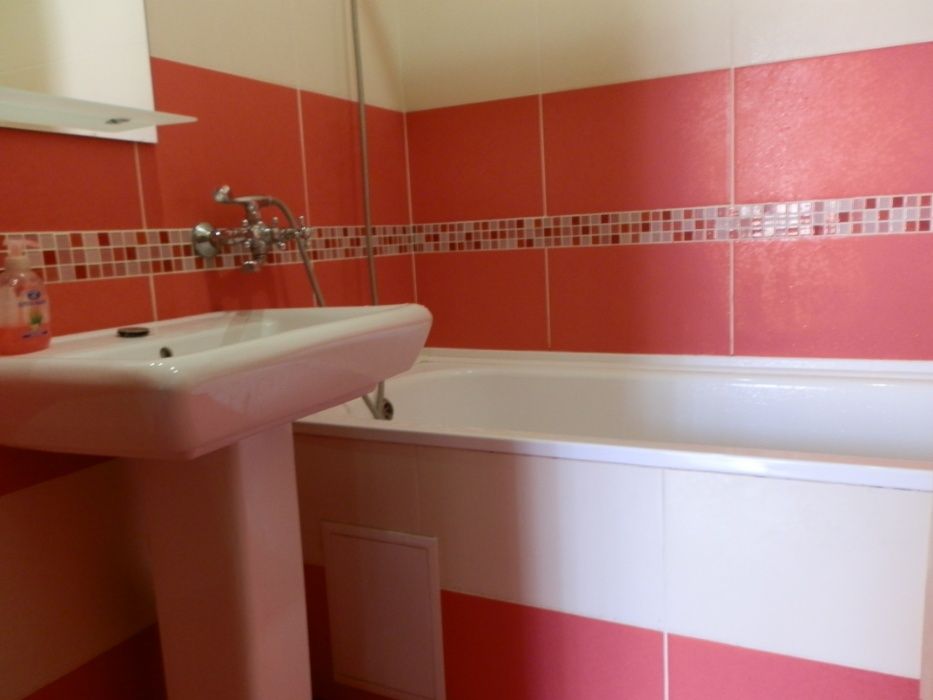 2-к квартира подобово,центр. опалення,на Соборній 101,6 місць,докум.