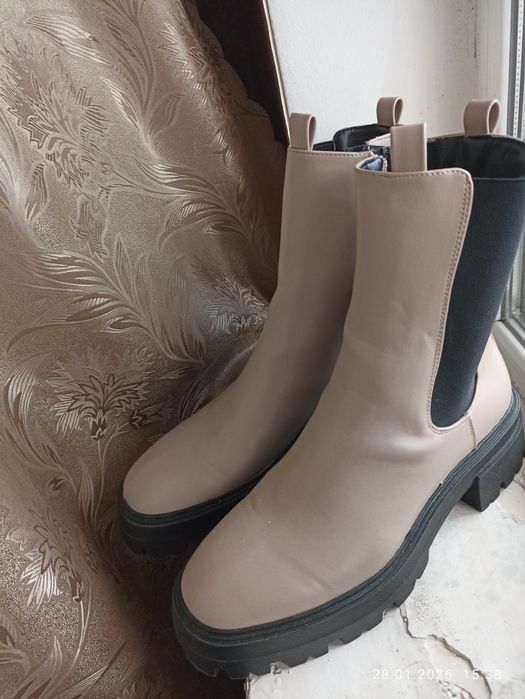 Ботинки женские бежевые классные